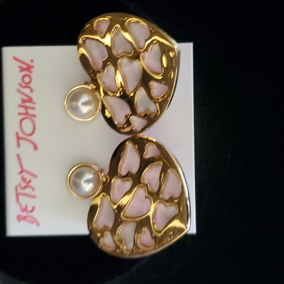 Betsey Johnson XOXO Heart Earrings - Picture 5 of 8